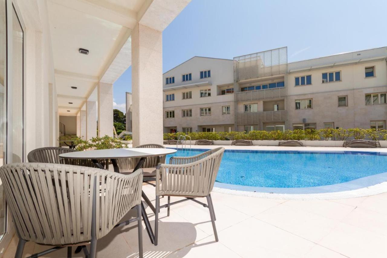 Lux Pool Suite Umag Exterior foto