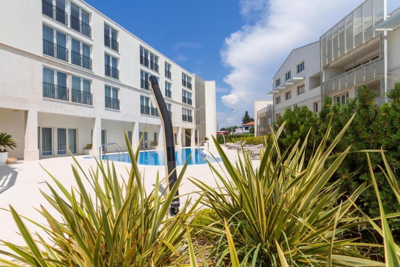 Lux Pool Suite Umag Exterior foto